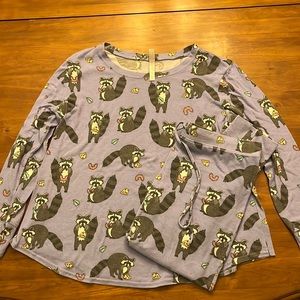 Xhilaration pajama set includes shirt and pants. Women’s XL. Gently used.